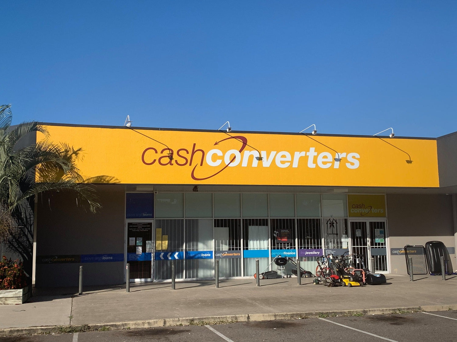 cash converters townsville with the GemLightbox