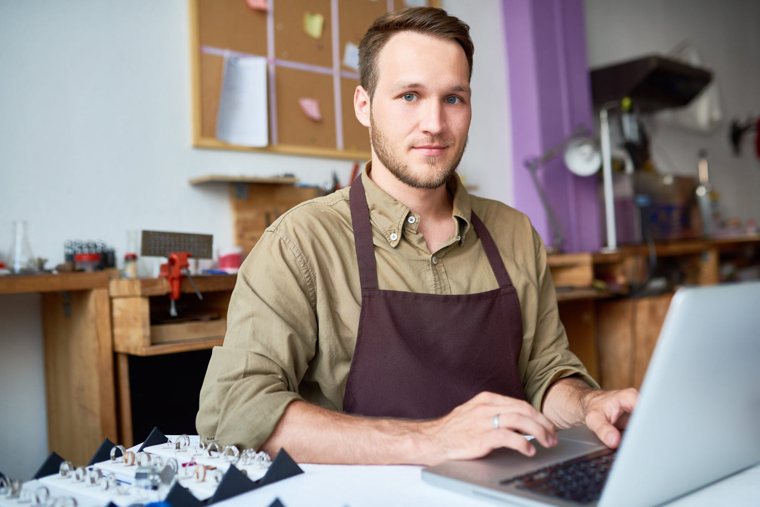 How to prepare for your next virtual jewelry trade show