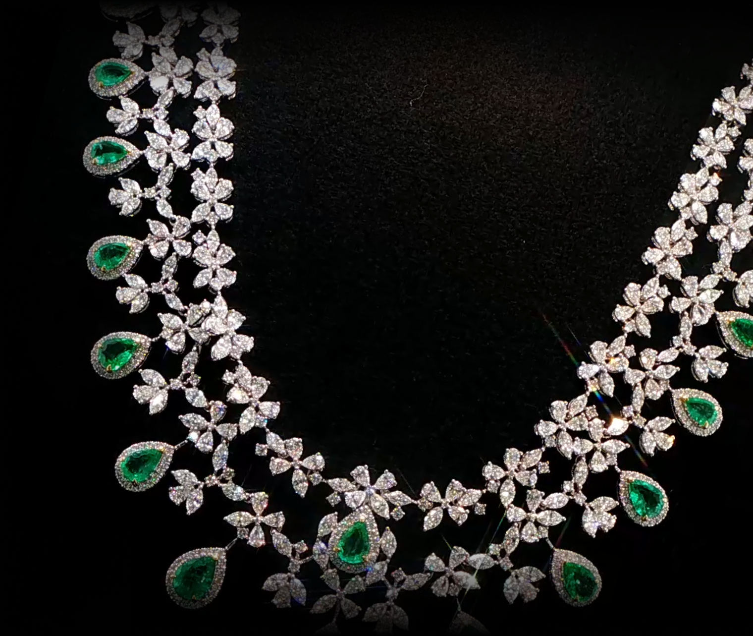 Showcase every detail.Sell every story.